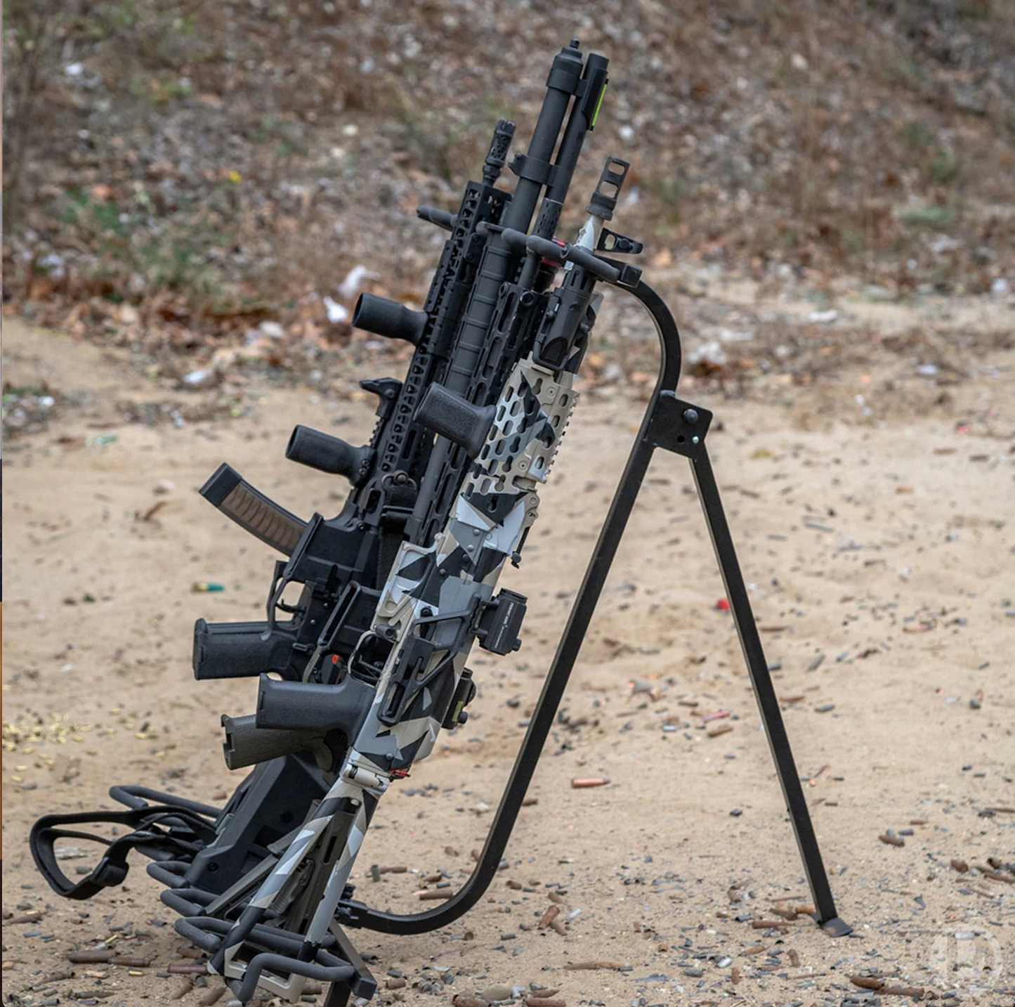 HoldUp Display Folding Gun Rack